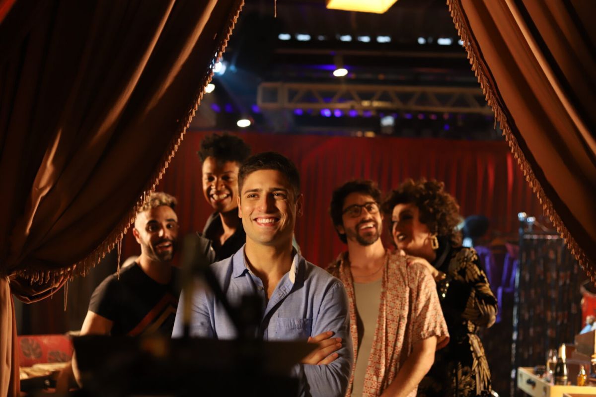 Crítica de "Locos por Mario", remake brasileña del film LGBTQI+ "Tengo algo que decirles"