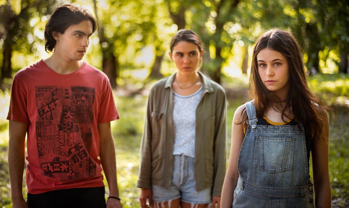 Lola Abraldes, Malena Filmus y Franco Rizzaro conforman un triángulo de deseo, represión y tensión