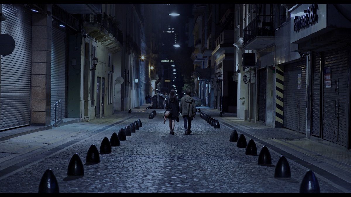 Crítica de "Las cosas donde ya no estaban", un antes del amanecer de Fabio A. Vallarelli 