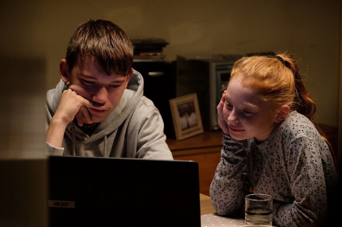 Crítica de "Lazos de familia",  Ken Loach y una película más de denuncia