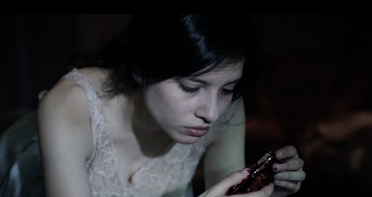 Crítica de "Sola", una misteriosa distopía de José Cicala con Araceli González