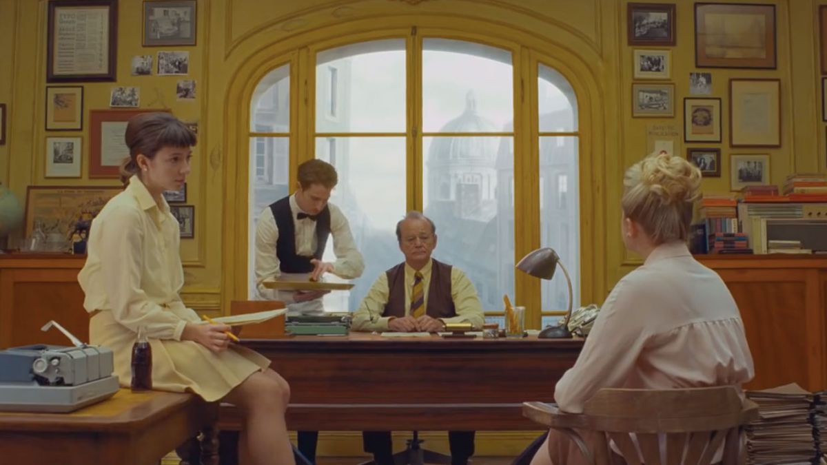 Crítica de "La crónica francesa", el brillante y desbordante mundo de Wes Anderson