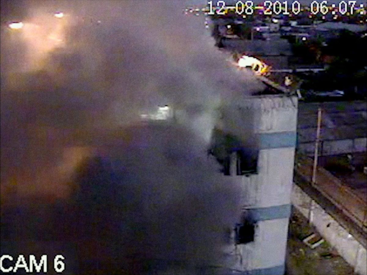 Crítica de "El cielo está rojo", la tragedia carcelaria chilena por Francina Carbonell