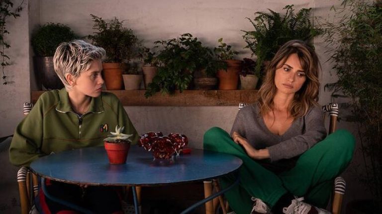 Crítica de “Madres paralelas”, memoria e identidad en el film de Almodóvar