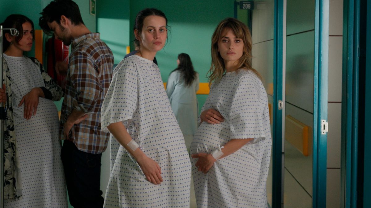 Crítica de “Madres paralelas”, memoria e identidad en el film de Almodóvar