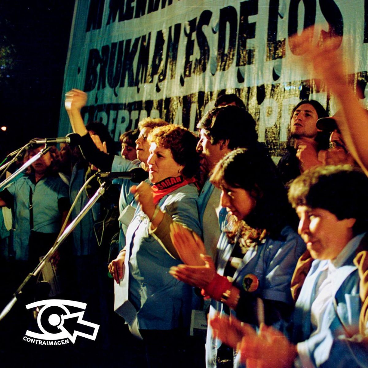 Muestra de videos, fotografías, gráfica y archivos sobre el 2001 curada por Contraimagen