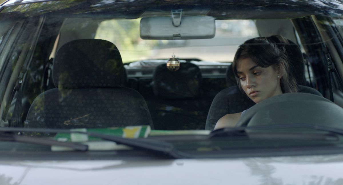 Crítica de “Ese fin de semana” el viaje al pasado de Mara Pescio con la cantante Miss Bolivia