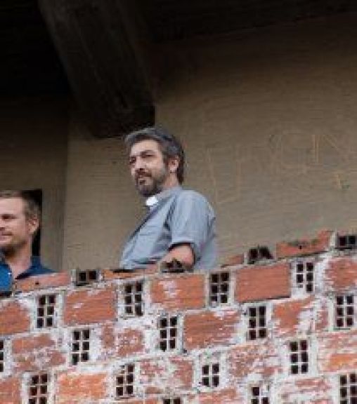 Crítica de "Elefante blanco", Pablo Trapero desde los márgenes