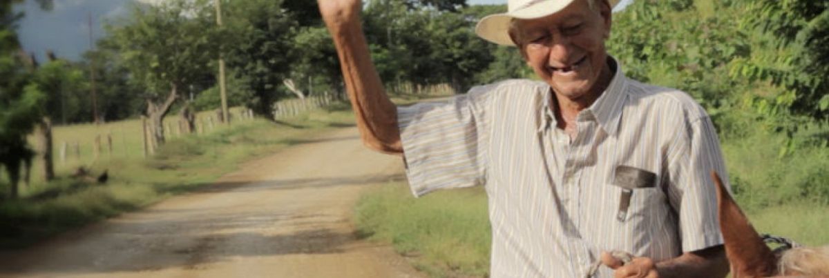 Critica de "Kentannos" ("¡Que vivas 100 años!"), documental de Víctor Cruz