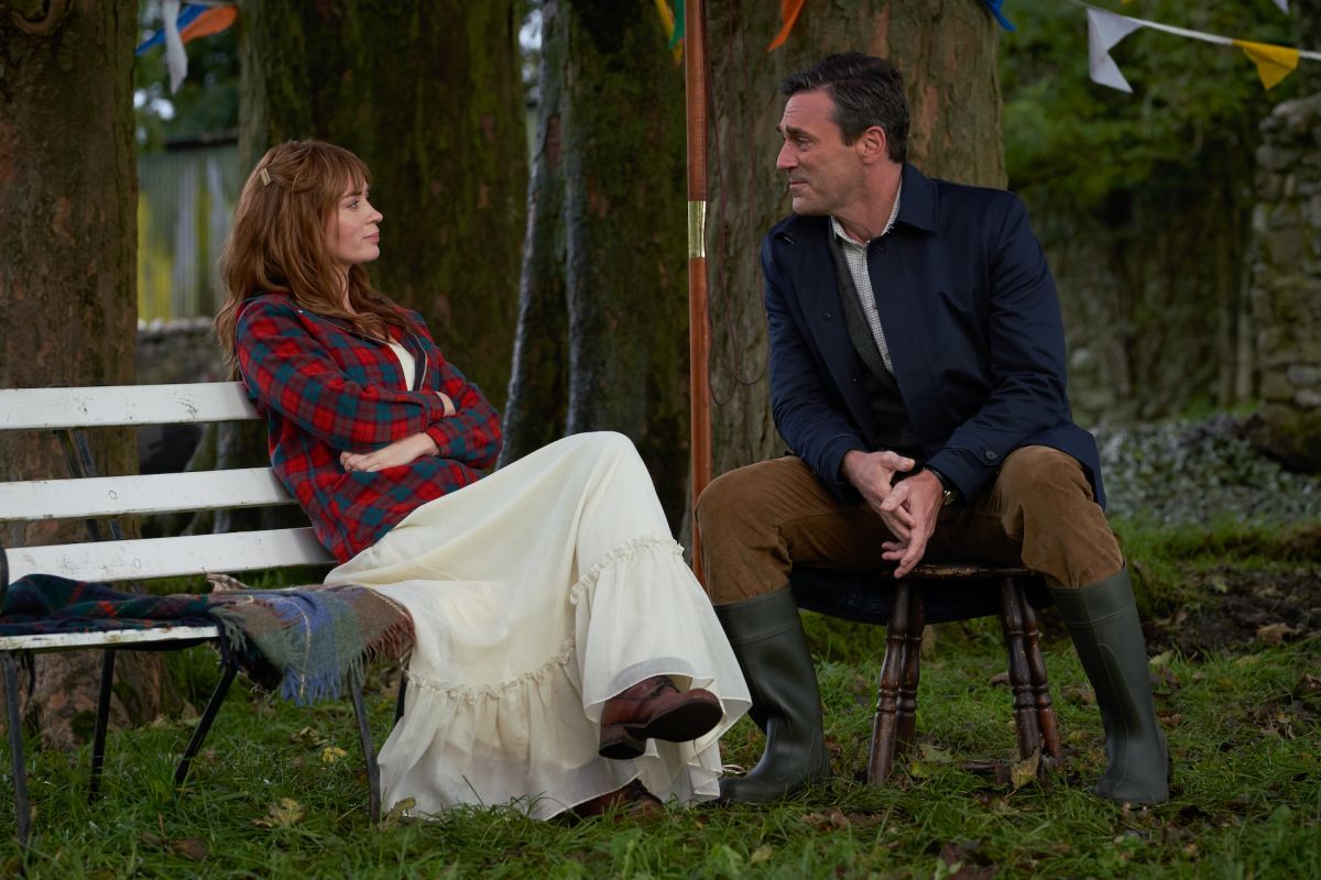 Crítica de “Amor en las montañas”, con Emily Blunt, una película del siglo pasado