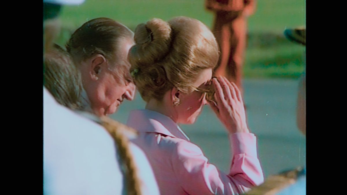 Julián Troksberg busca desesperadamente a Isabel Perón en "Una casa sin cortinas"