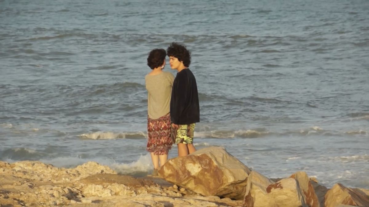 Crítica de "Cuando la primavera se escapa, se libera del sueño", debut en la dirección de Eugenia Alonso