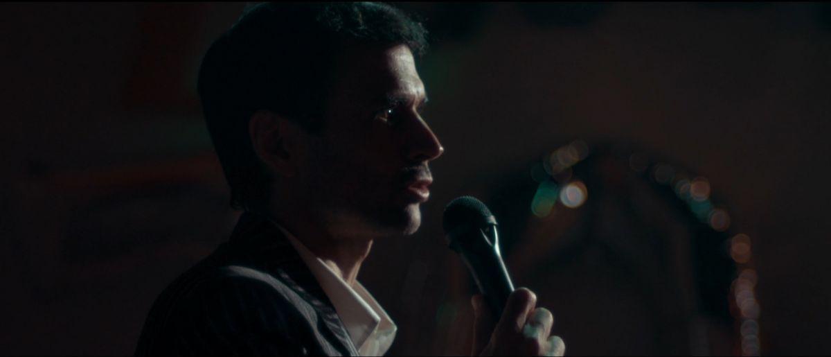 Crítica de “Fabián Canta” y  la búsqueda de la fiesta inolvidable de Diego Crespo 