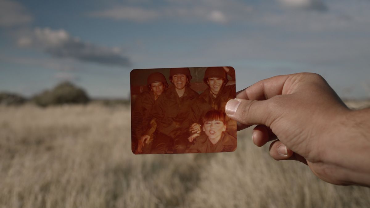 Crítica de “Nosotras también estuvimos”, de Federico Strifezzo sobre las enfermeras de Malvinas