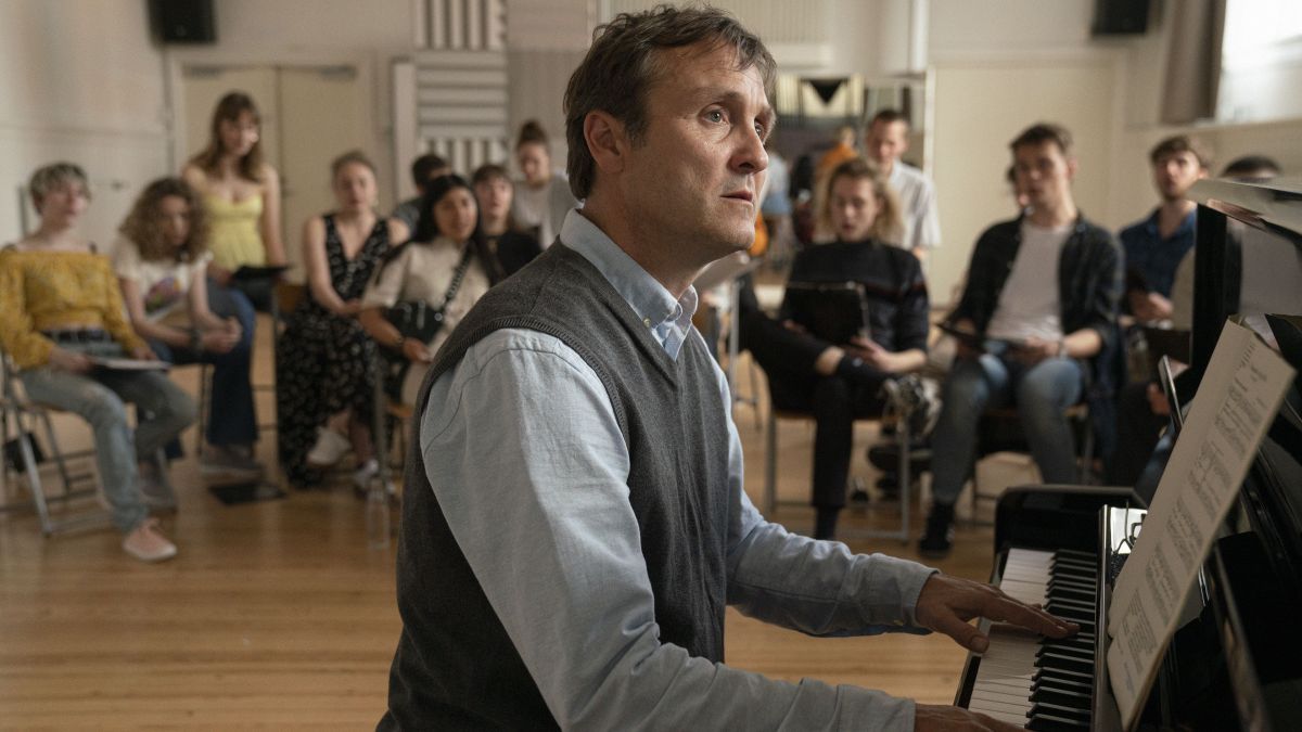 Crítica de "Otra ronda", película ganadora de un Oscar de Thomas Vinterberg y con Mads Mikkelsen 