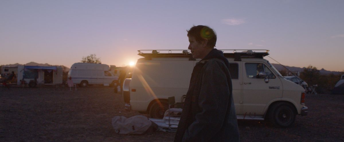 Crítica de “Nomadland”, de Chloé Zhao con una efectiva Frances McDormand