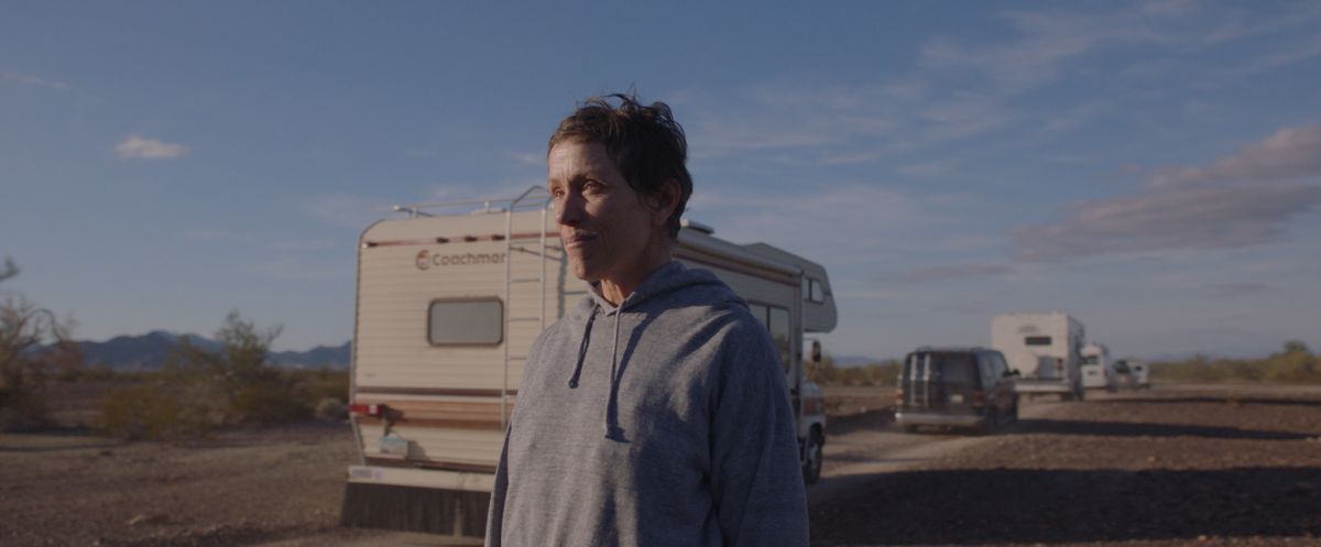Crítica de “Nomadland”, de Chloé Zhao con una efectiva Frances McDormand