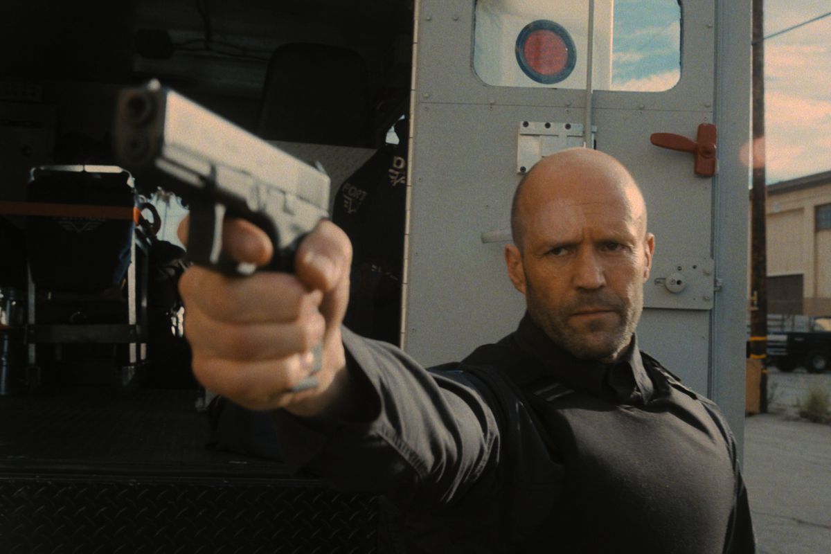 Crítica de “Justicia implacable” acción con Jason Statham dirigida por Guy Ritchie