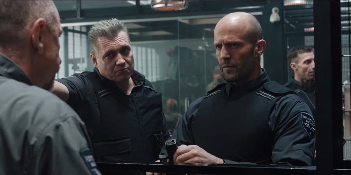 Crítica de “Justicia implacable” acción con Jason Statham dirigida por Guy Ritchie